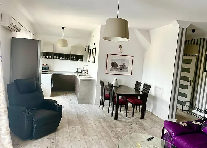 Slupski Premium Panoramic Nr8 Wifi Netflix Smart Tv55 Pelna Kuchnia Sypialnia Salon Kapielowy Dwuosobowa Wanna Tv W Lazience (adults Only) Апартаменты *